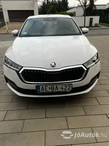 autó főképe