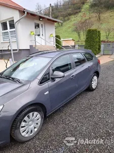 autó főképe