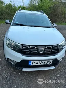 autó főképe