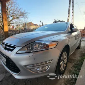 autó főképe