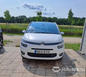 autó főképe