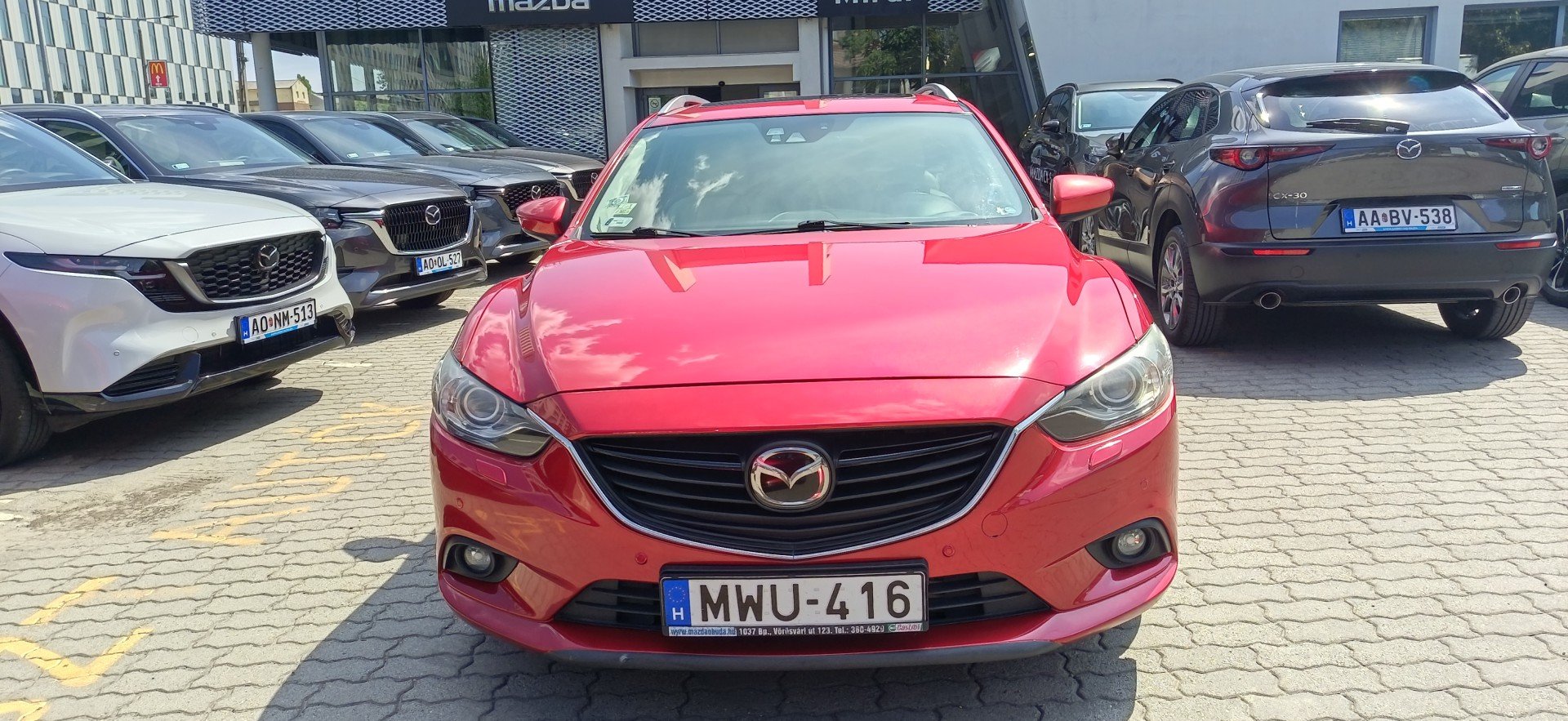 autó főképe