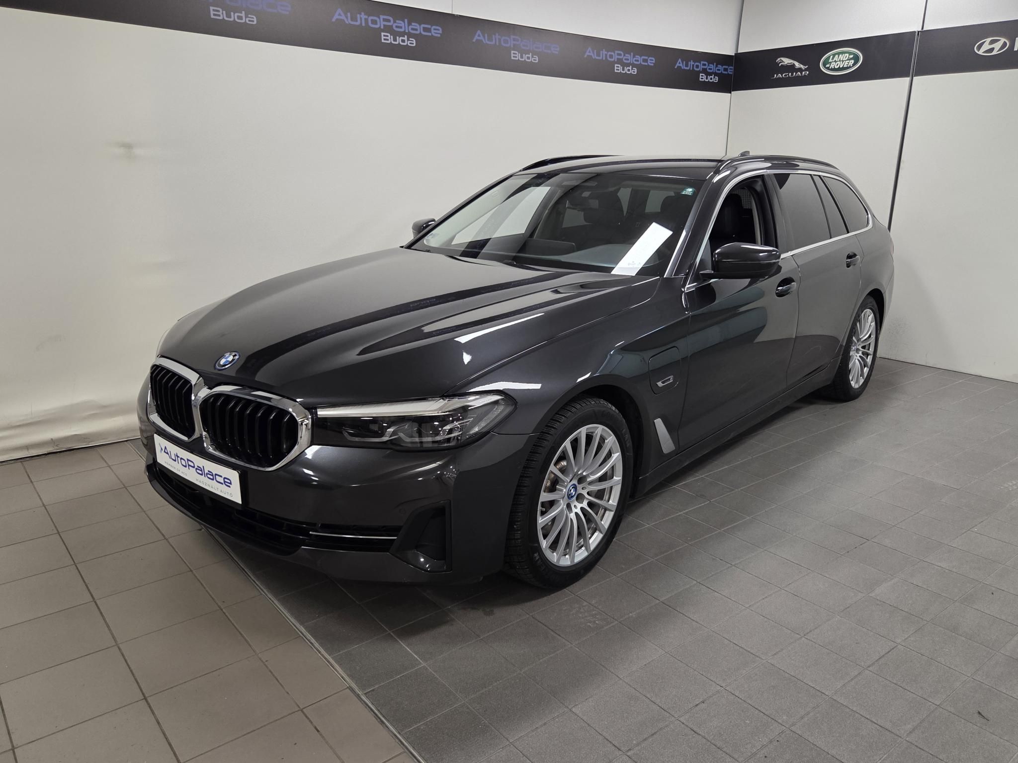 Elad BMW 5 s Sorozat 530 E XDrive Automata Vezetett elad-bmw-5-s-sorozat-530-e-xdrive-automata-vezetett