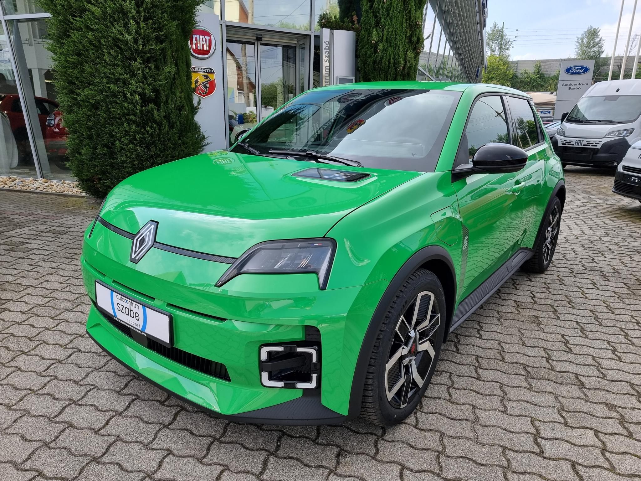autó főképe