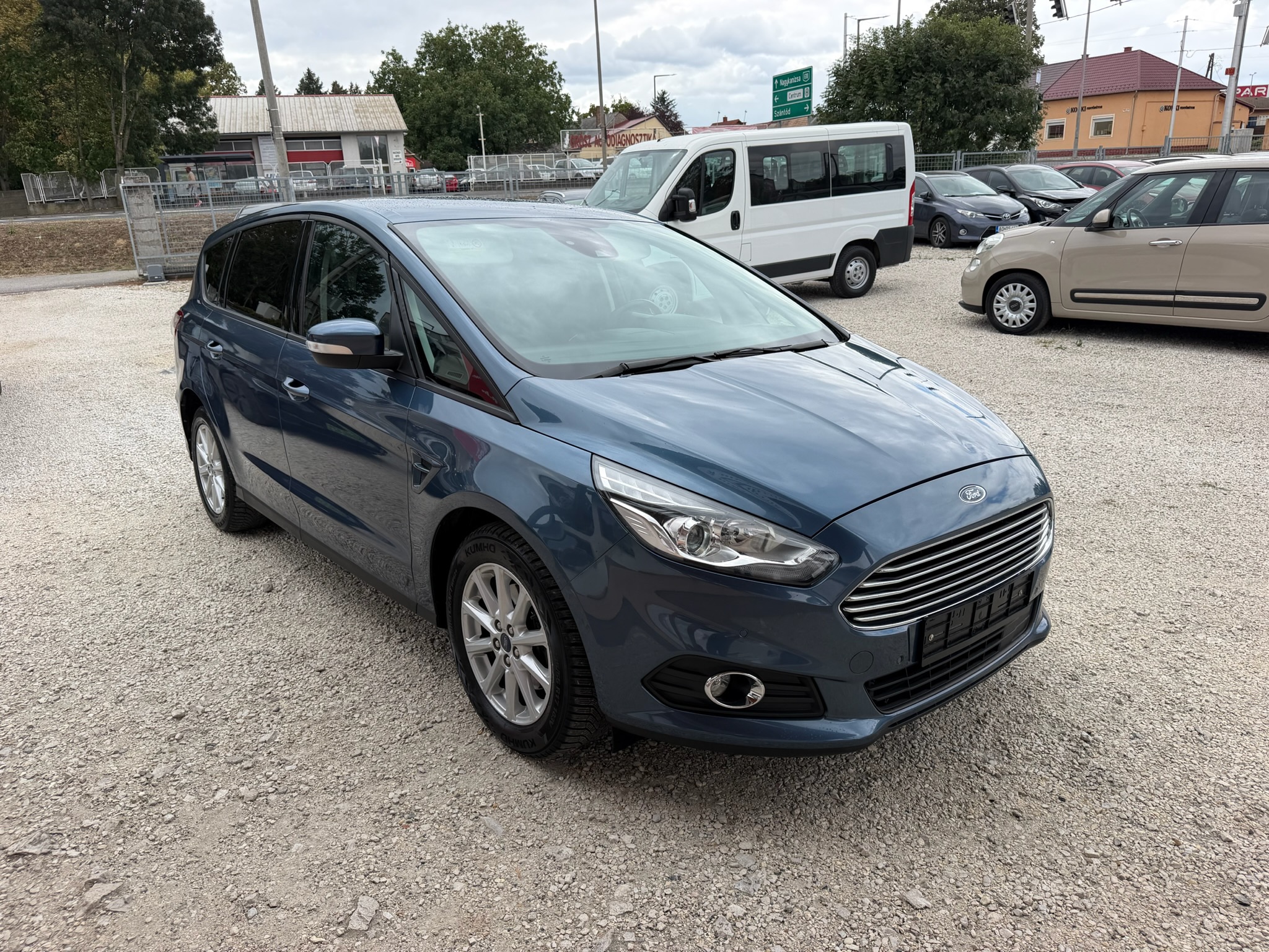 autó főképe