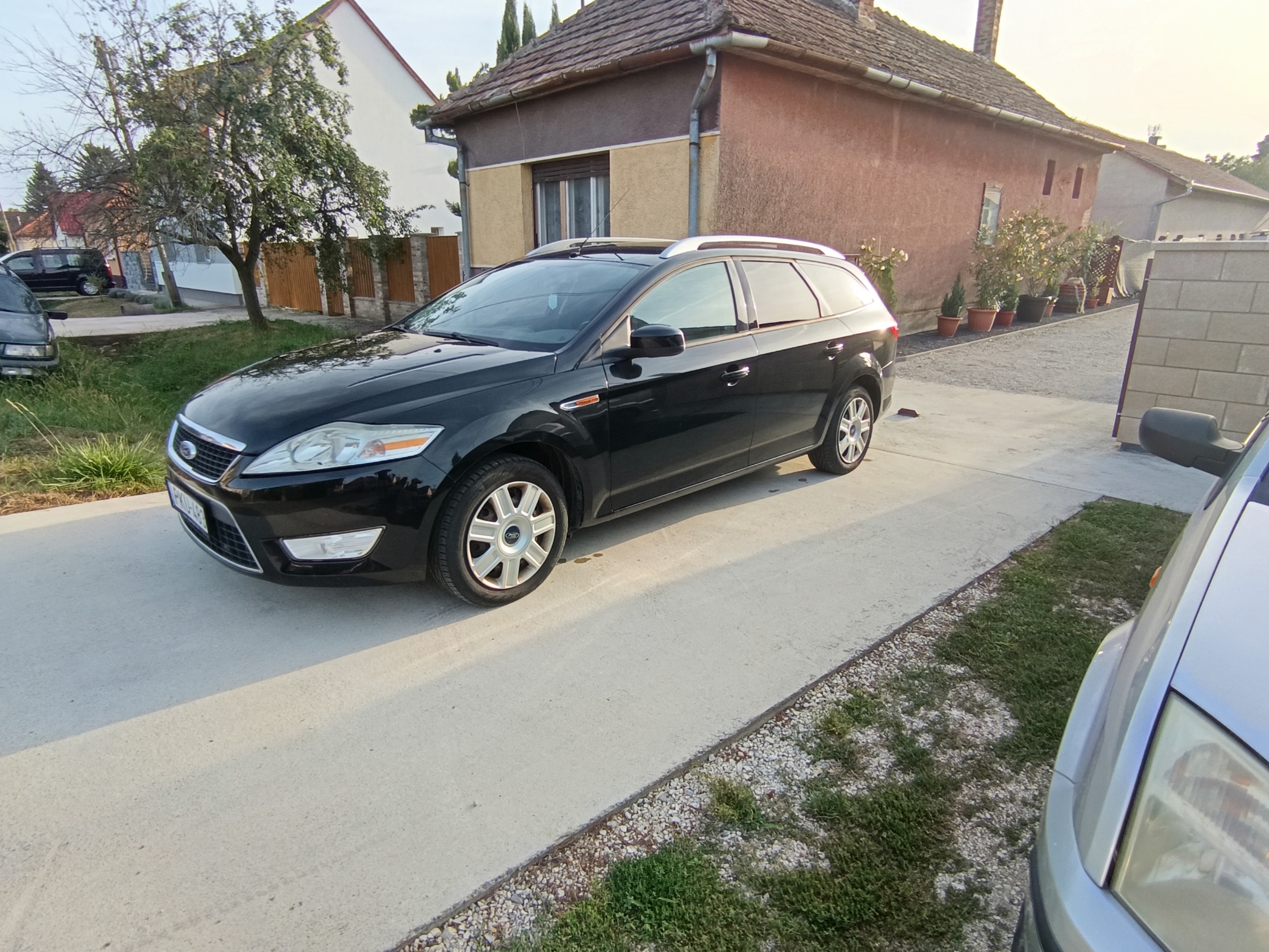 autó főképe