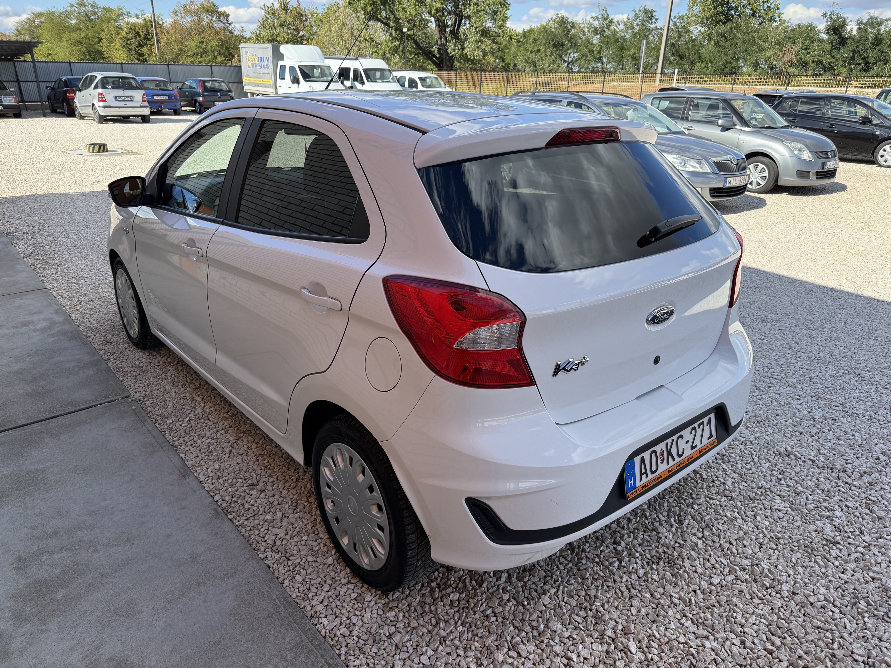 autó főképe