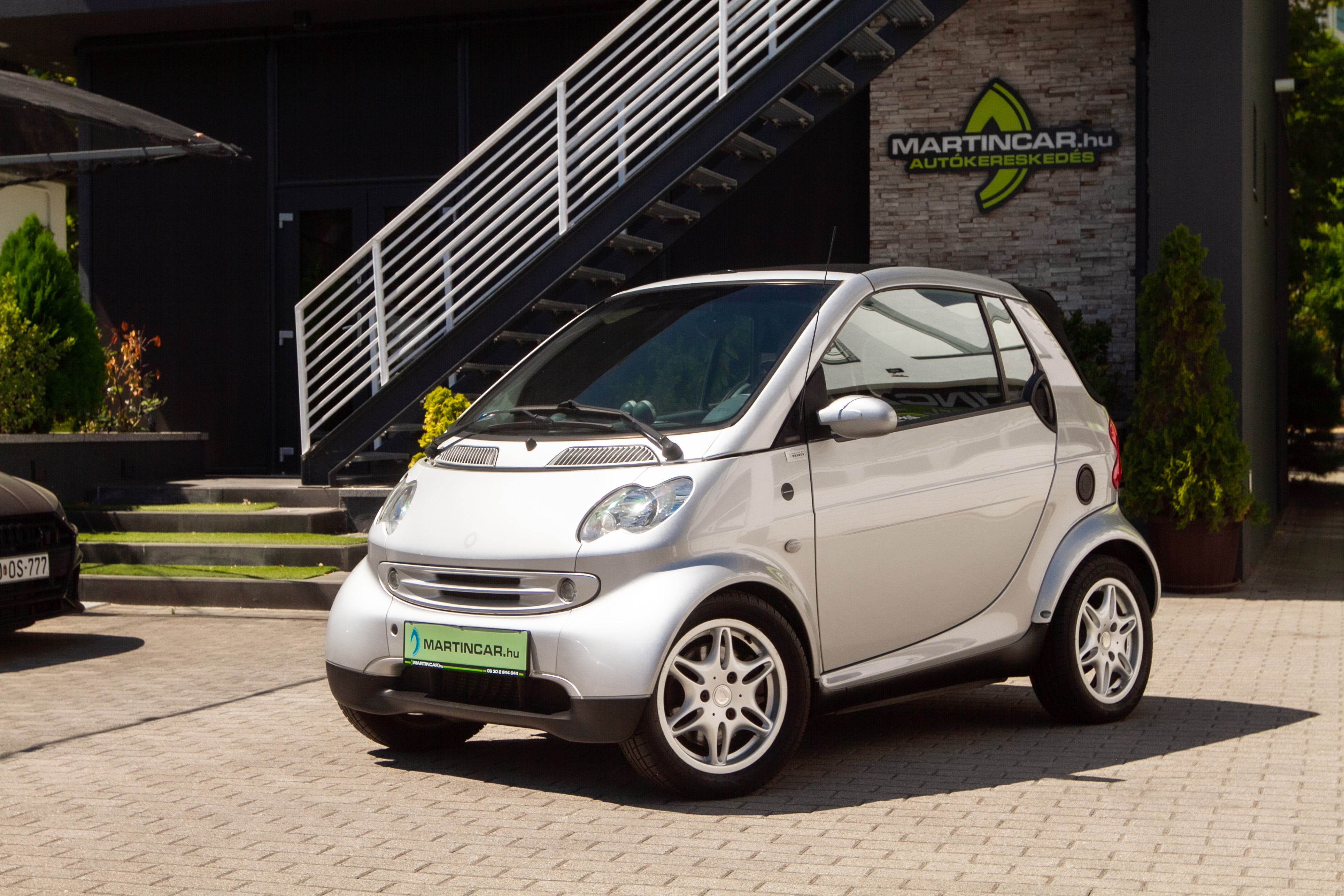 autó főképe