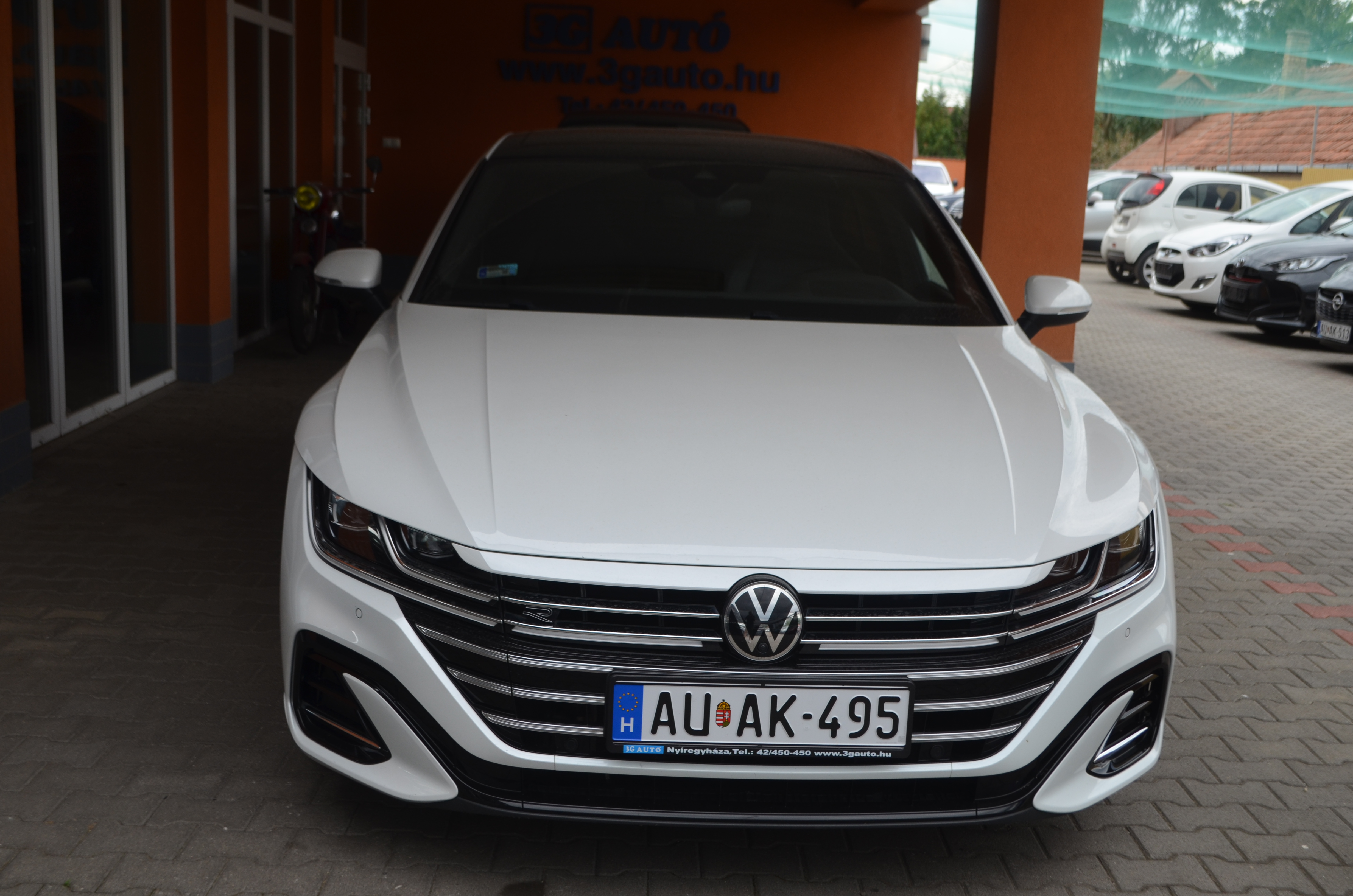 autó főképe