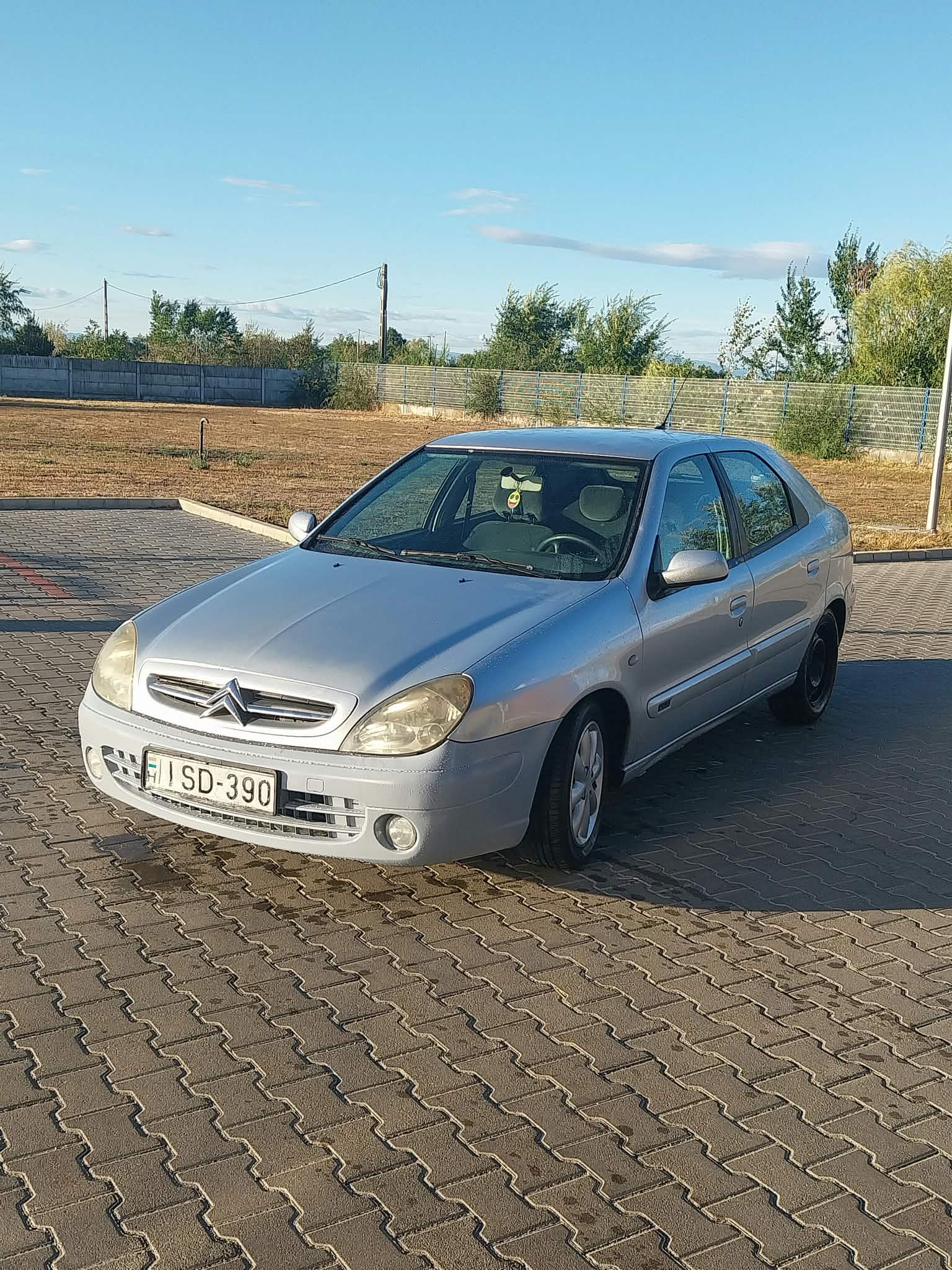 autó főképe
