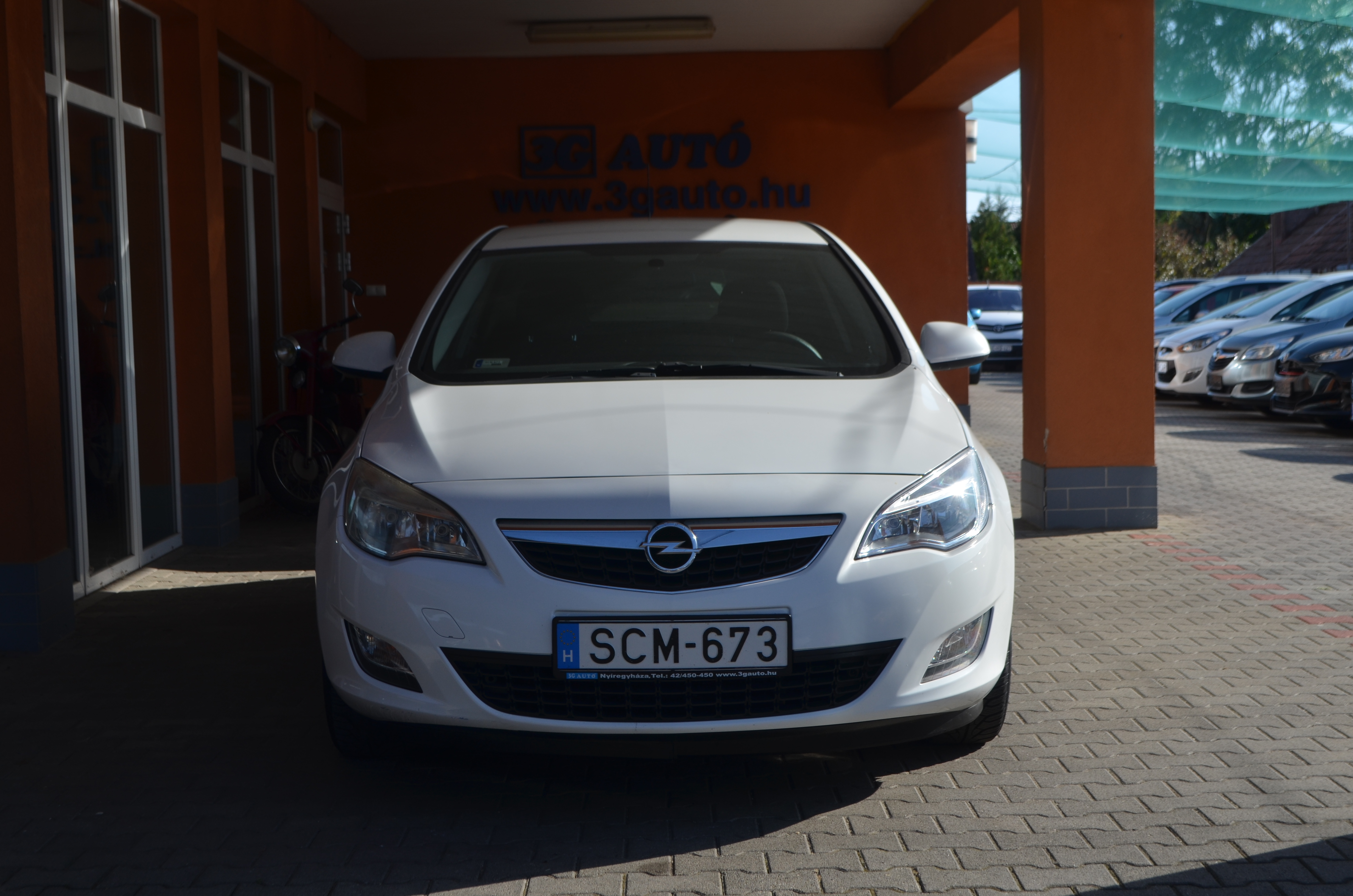 autó főképe