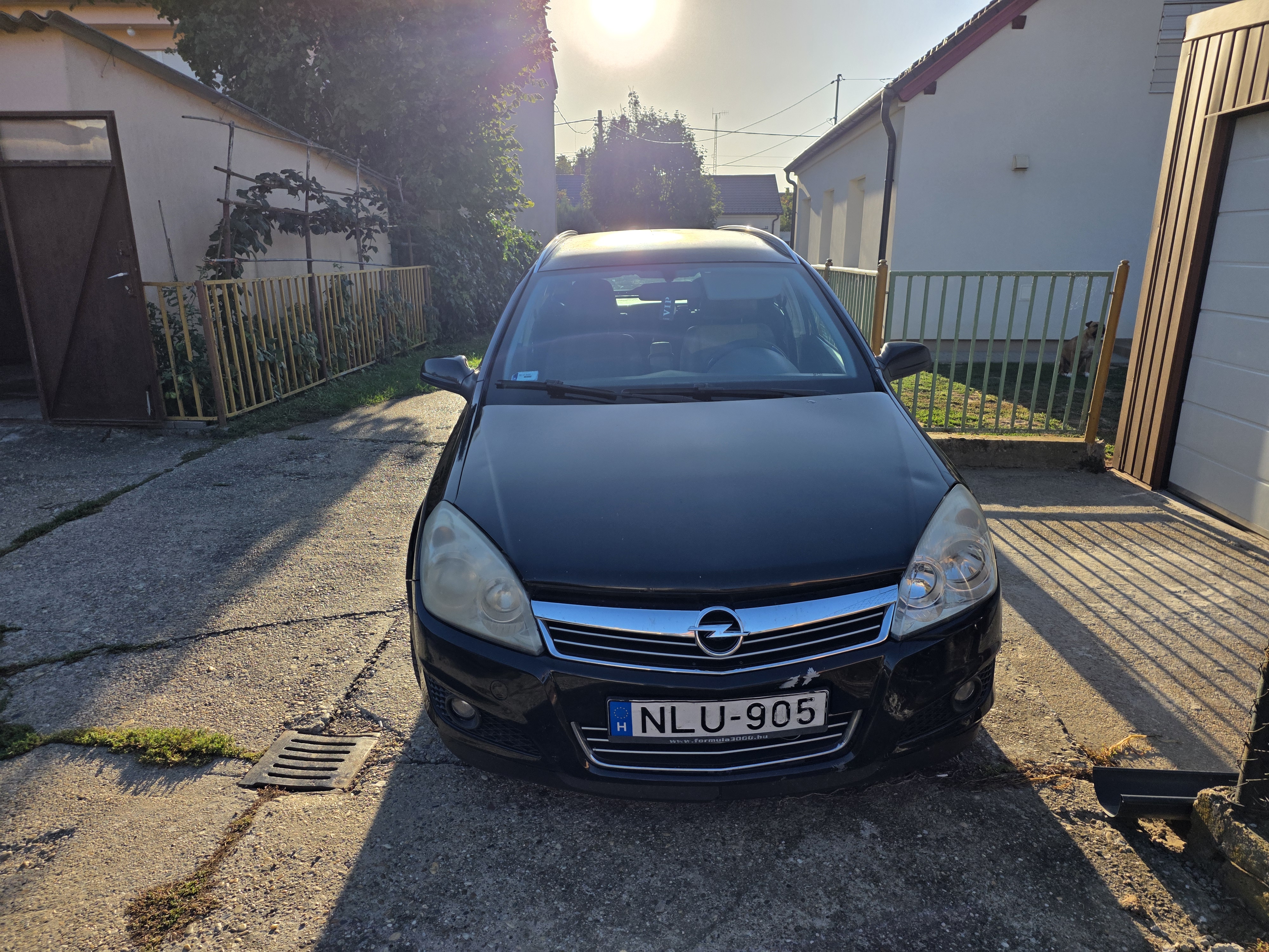 autó főképe