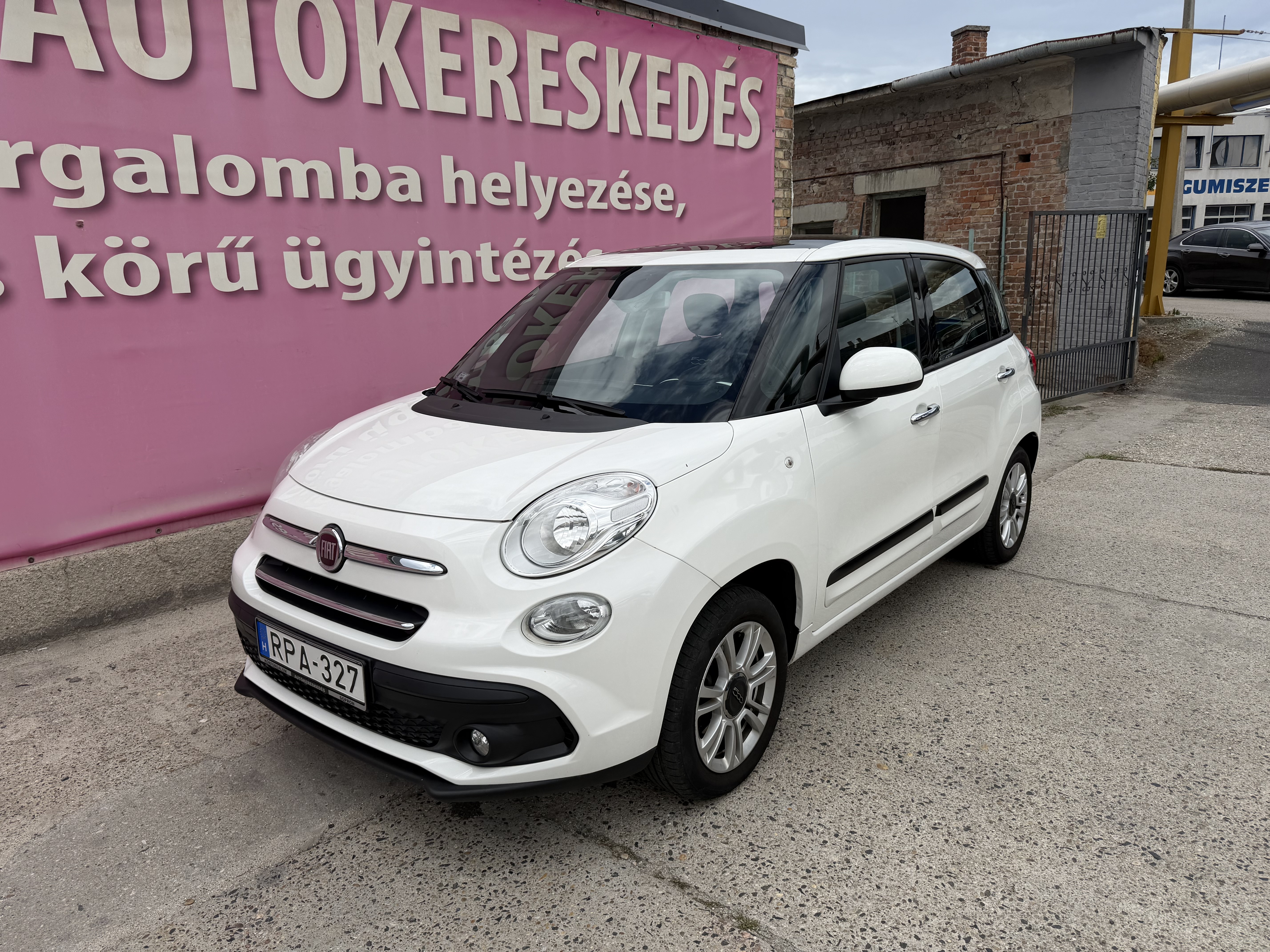 autó főképe