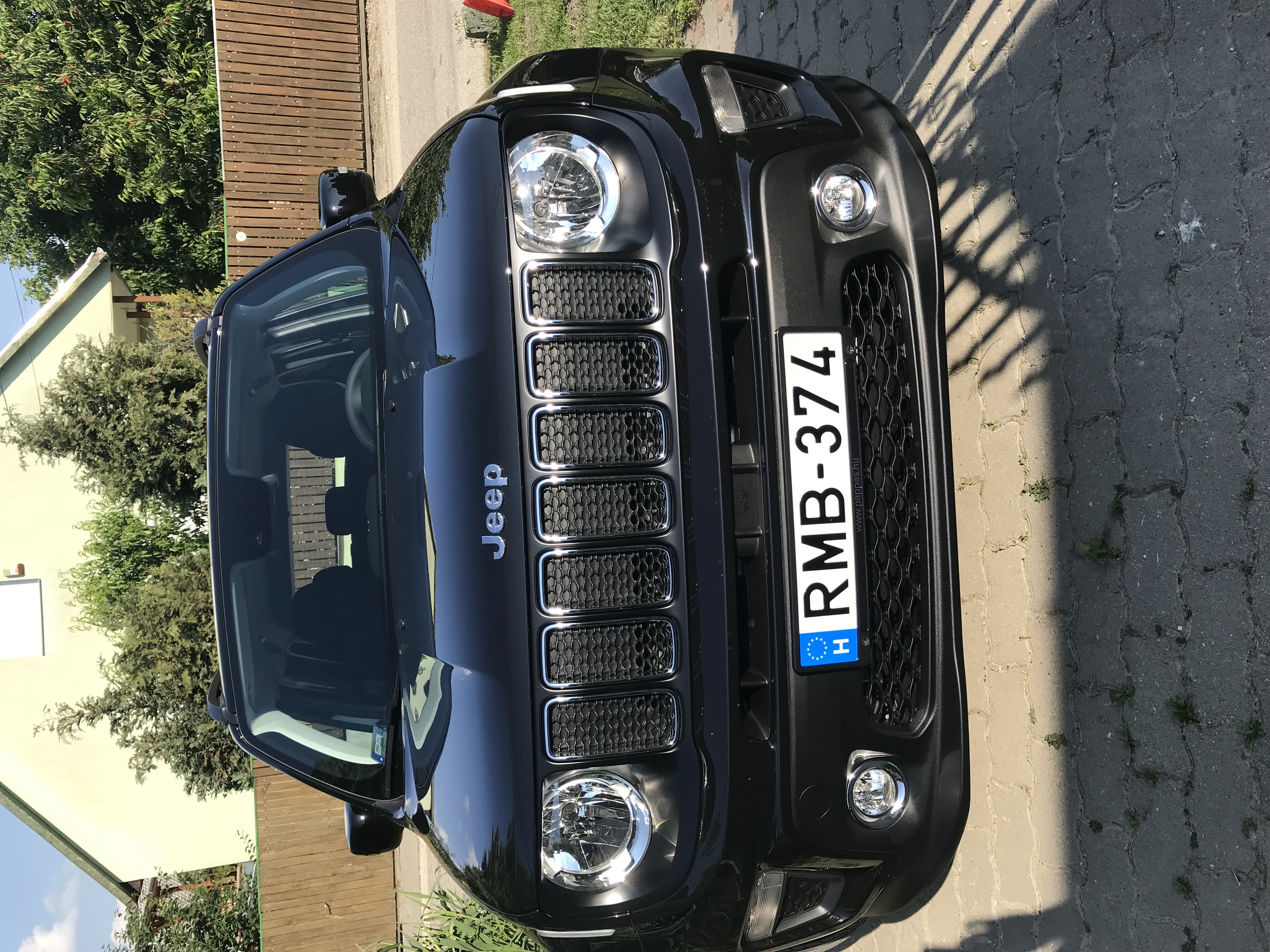 autó főképe