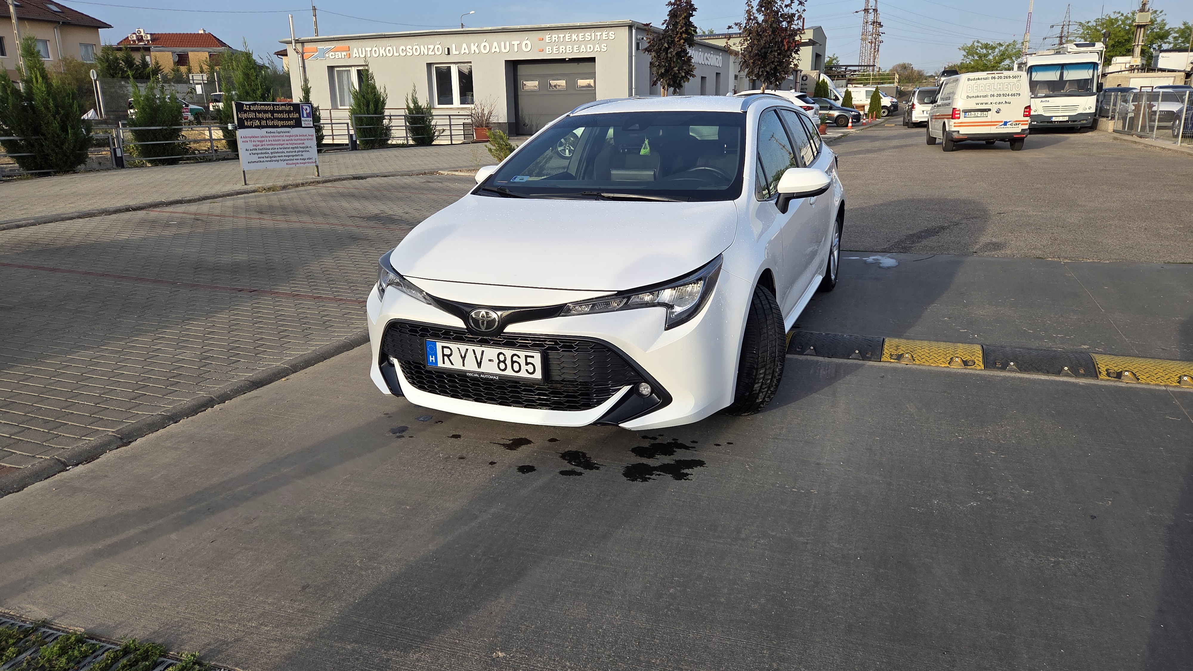 autó főképe